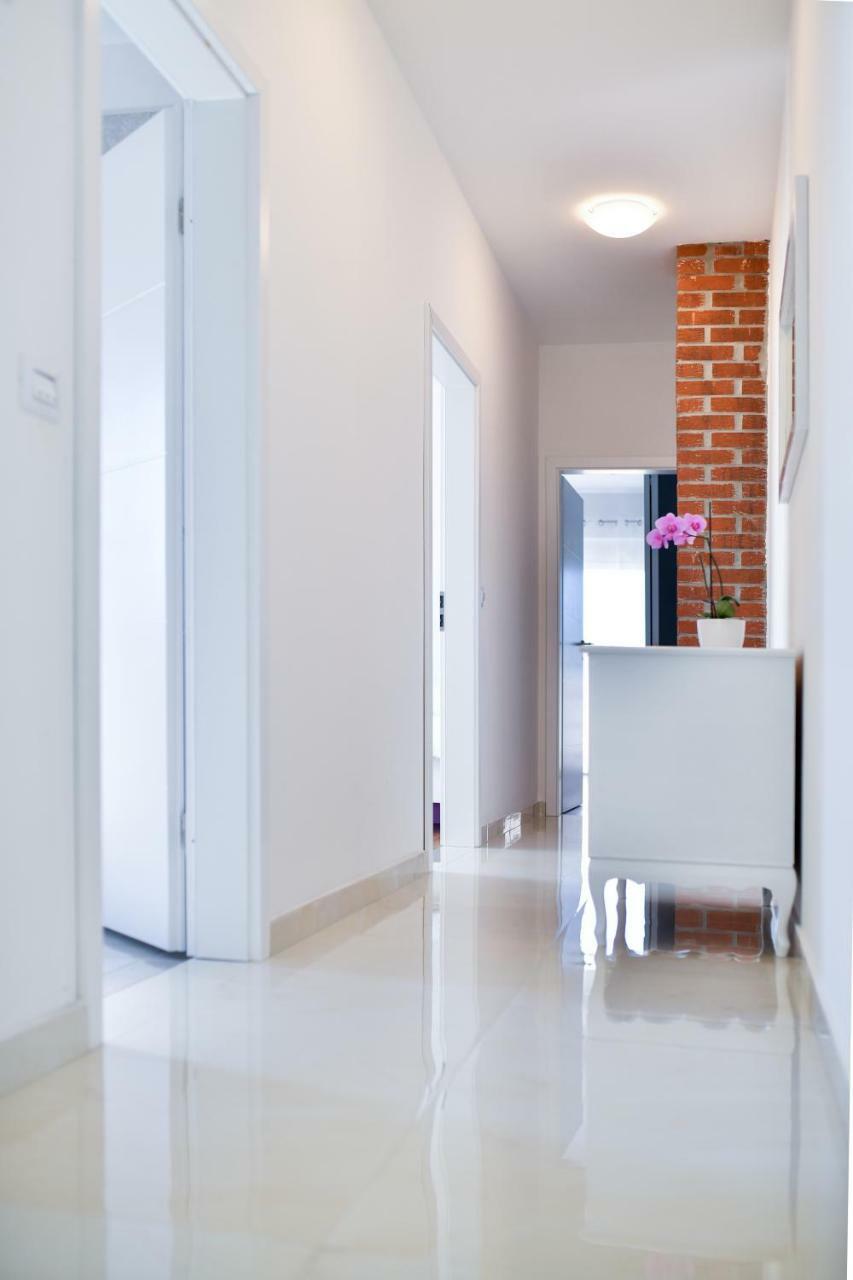 Apartman Space Ražanac Esterno foto