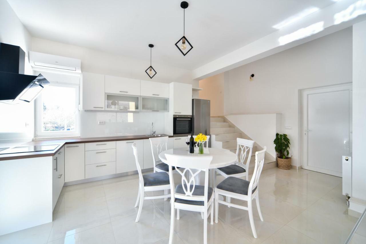 Apartman Space Ražanac Esterno foto