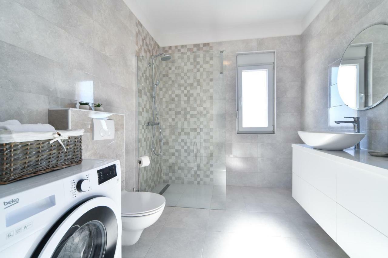Apartman Space Ražanac Esterno foto